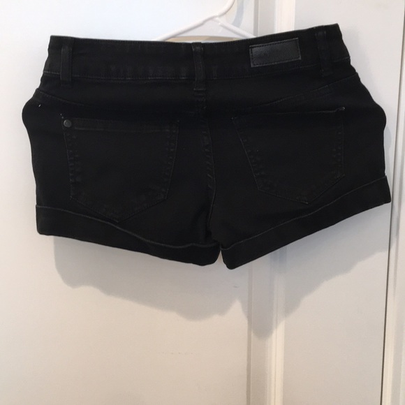 Black denim shorts - Picture 2 of 3